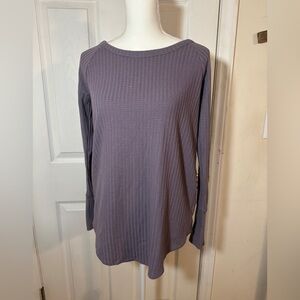 Chaser women’s long sleeve waffle thermal tunic sweater size medium.